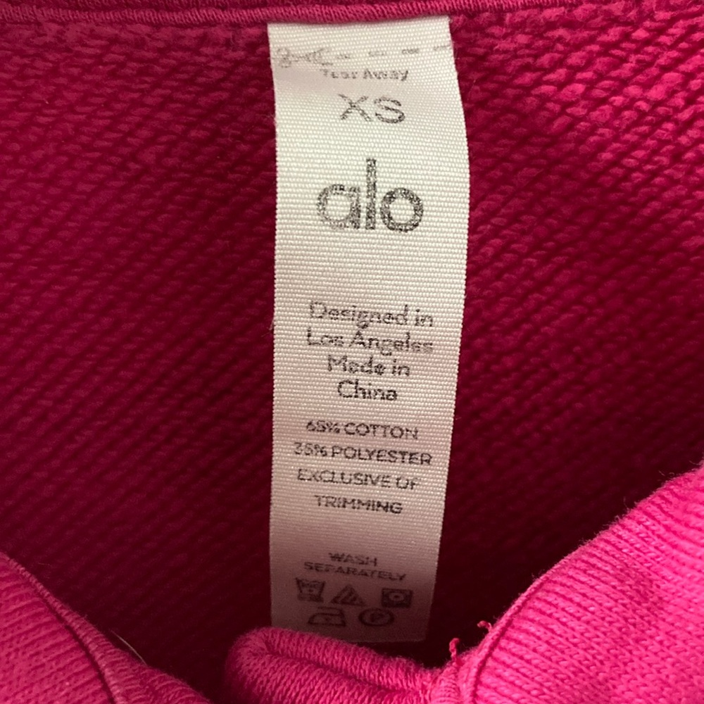 ALO Yoga Pink Long Sleeve Cropped Polo sweatshirt - Picture 2 of 6